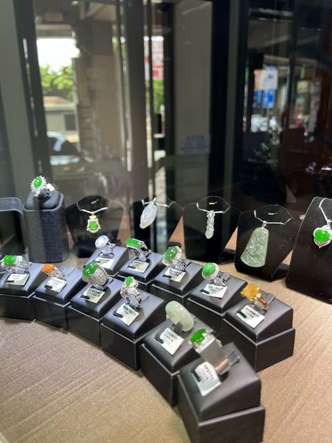 英皇精品當舖－高雄左營合法當鋪/汽機車借款/黃金鑽石手錶典當/二手精品買賣