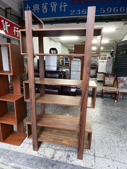 照片: 力興二手家具店 via Google 二手傢俱收購、二手家電買賣、冰箱、洗衣機、皮沙發、實木家具、仿古家具、古董傢俱、、力興二手家具電器快速收購