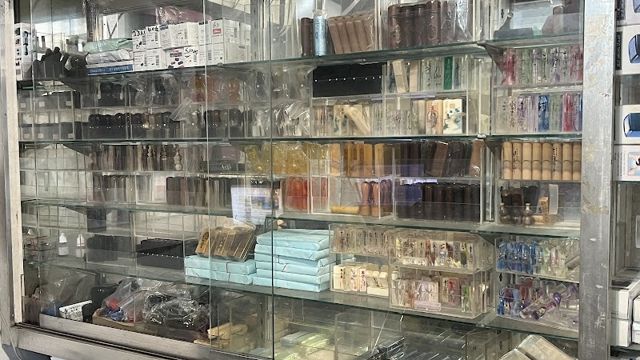 照片: Andrea Chen via Google 愛時鐘錶眼鏡刻印行