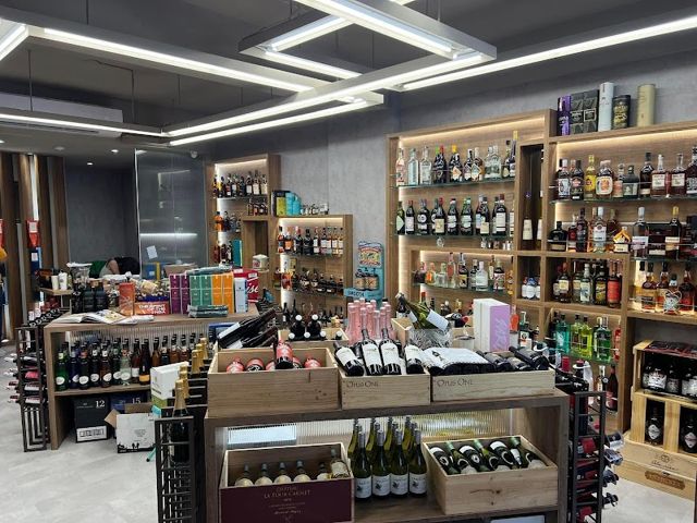 照片: Isabella Yang via Google 邦妮企業-葡園建平酒類專賣店 대만 위스키 전문점 Wine and Whisky Store